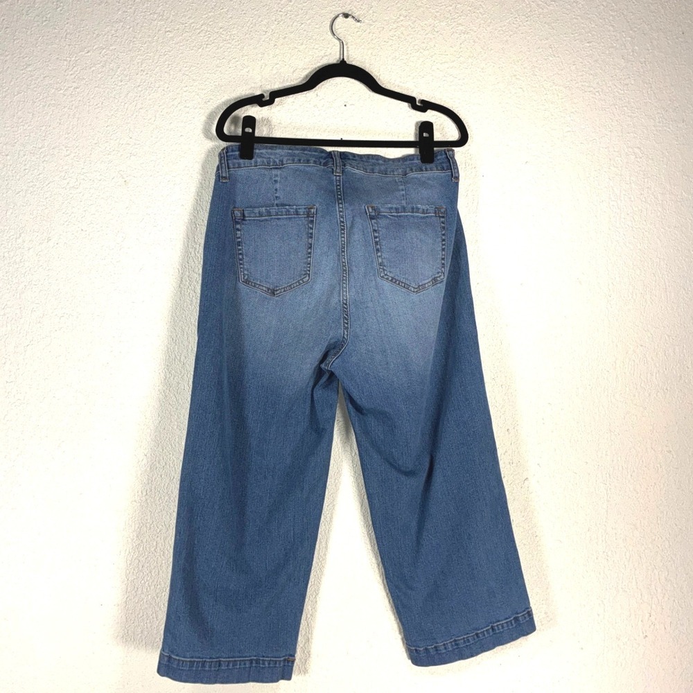 Torrid Feel The Fit Wide Leg Crop Jeans Medium Wash Button Fly Size 12 40215116 - Picture 2 of 6